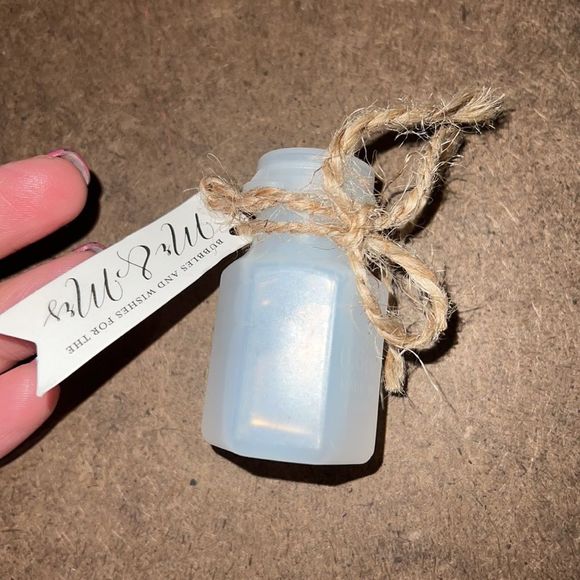 Mr & Mrs Bubbles 50 Count - Picture 2 of 3